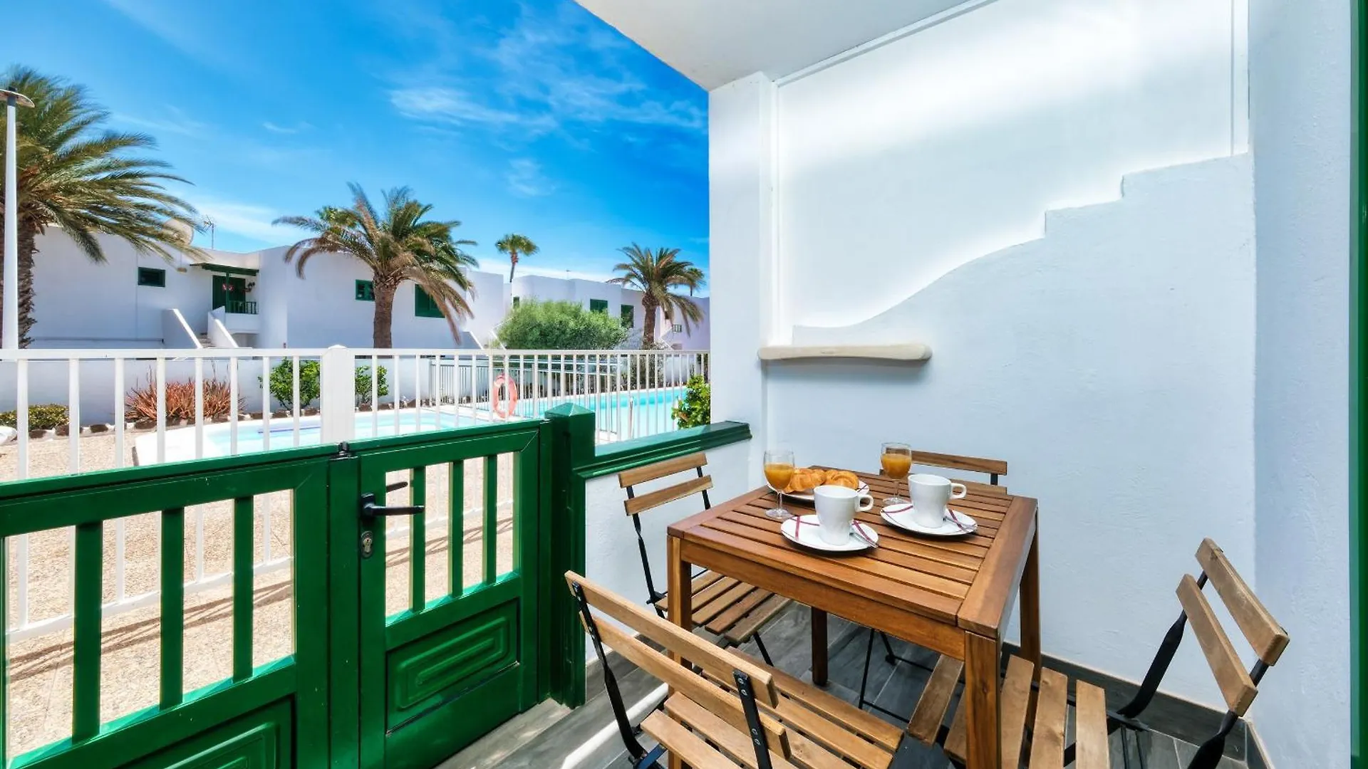 Casa Emilia-Close To Amenities And The Beach بويرتو ذيل كارمين بيت للعطل
